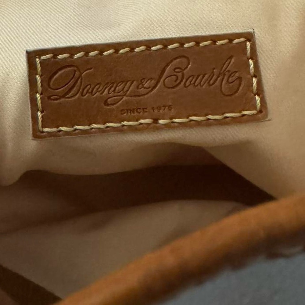 Dooney & Bourke Peter Pan bucket bag and matching wallet - Picture 5 of 8